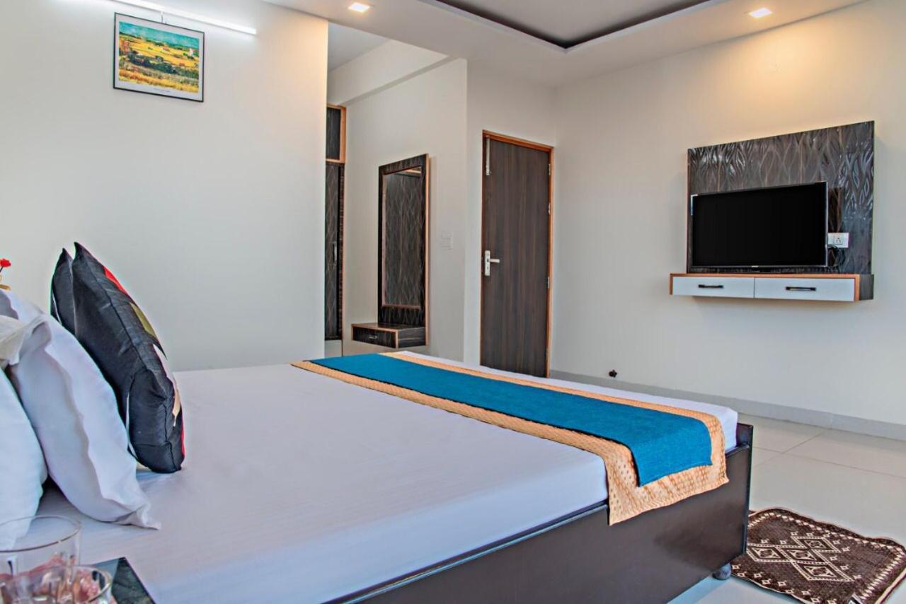 The Western Heights I Serviced Apartments I Pvt Balcony I Lift I Peacefull Area I Family Accomodation I Kasauli I By Exotic Stays Luaran gambar